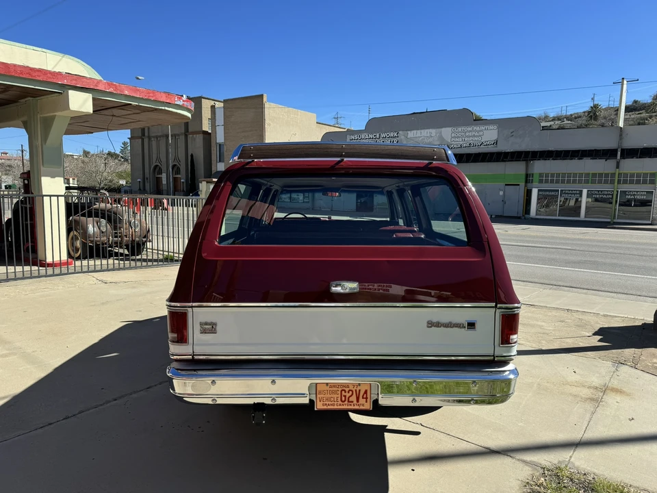 1975 GMC Suburban 7th Gen - Image 7 of 31