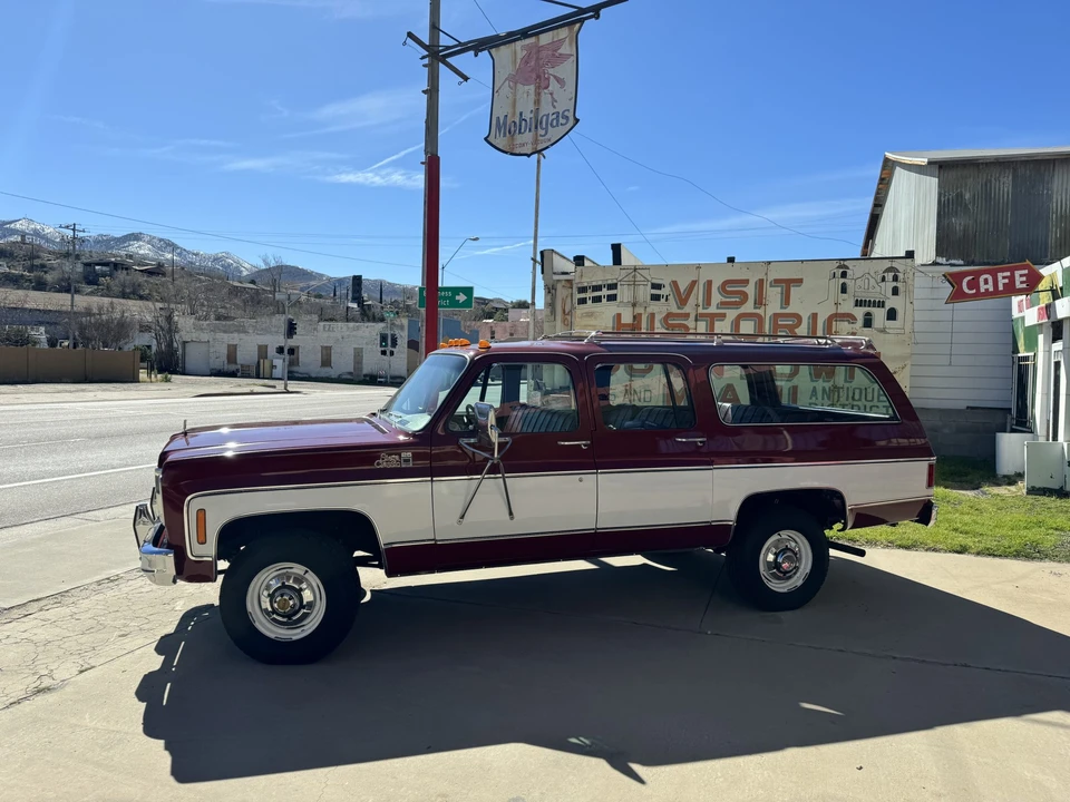 1975 GMC Suburban 7th Gen - Image 8 of 31