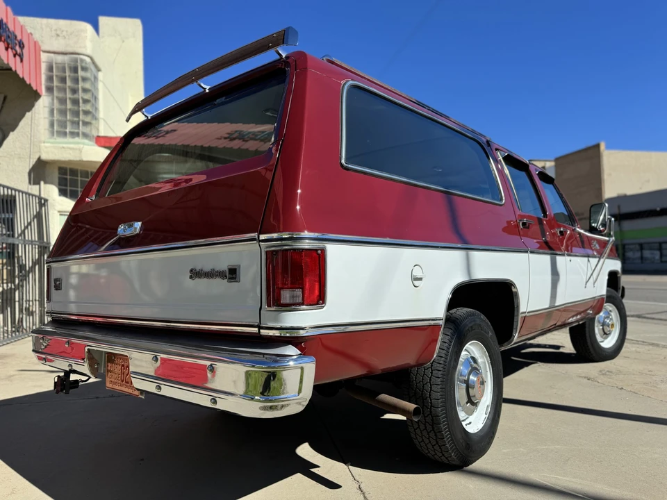1975 GMC Suburban 7th Gen - Image 6 of 31