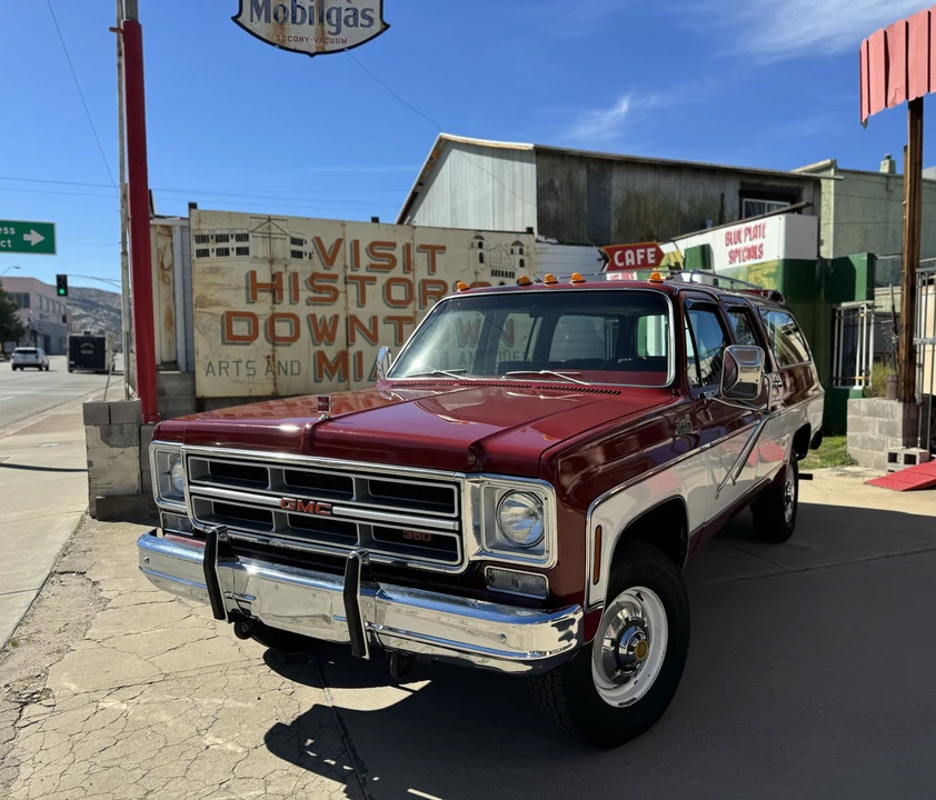 1975 GMC Suburban 7th Gen - Image 2 of 31