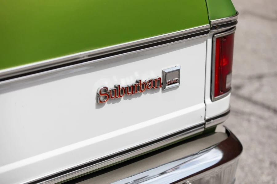 1975 GMC Suburban 7th Gen - Image 10 of 31