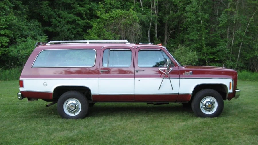 1975 GMC Suburban 7th Gen - Image 7 of 9