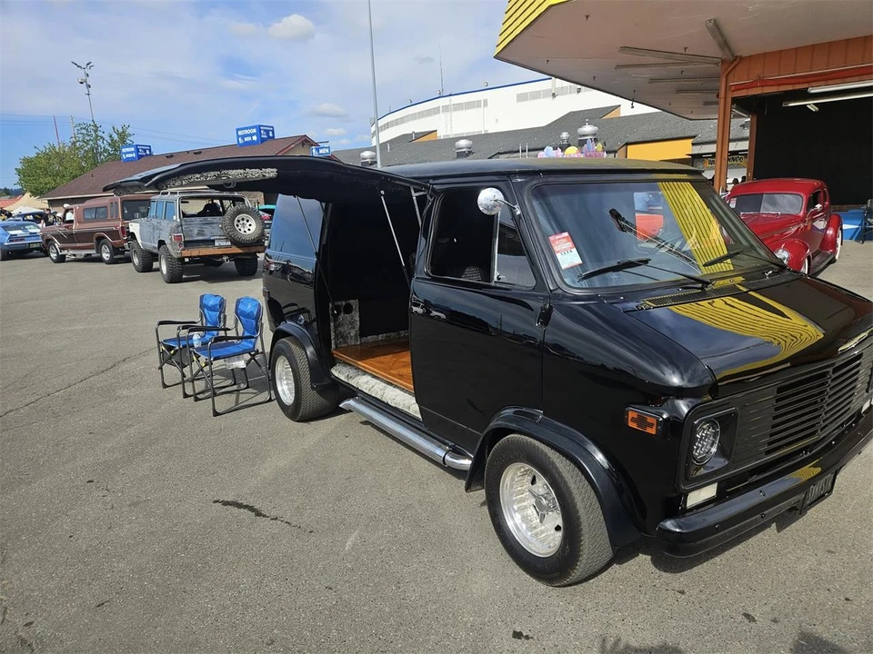 1975 GMC G-series Van - Image 2 of 26