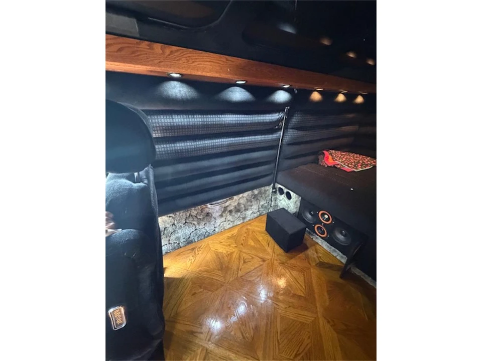 1975 GMC G-series Van - Image 10 of 26