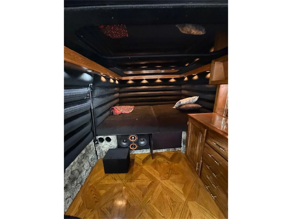 1975 GMC G-series Van - Image 11 of 26