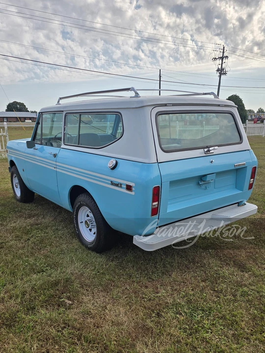 1975 International - Image 7 of 14