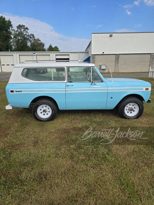 1975 International - Image 11 of 16