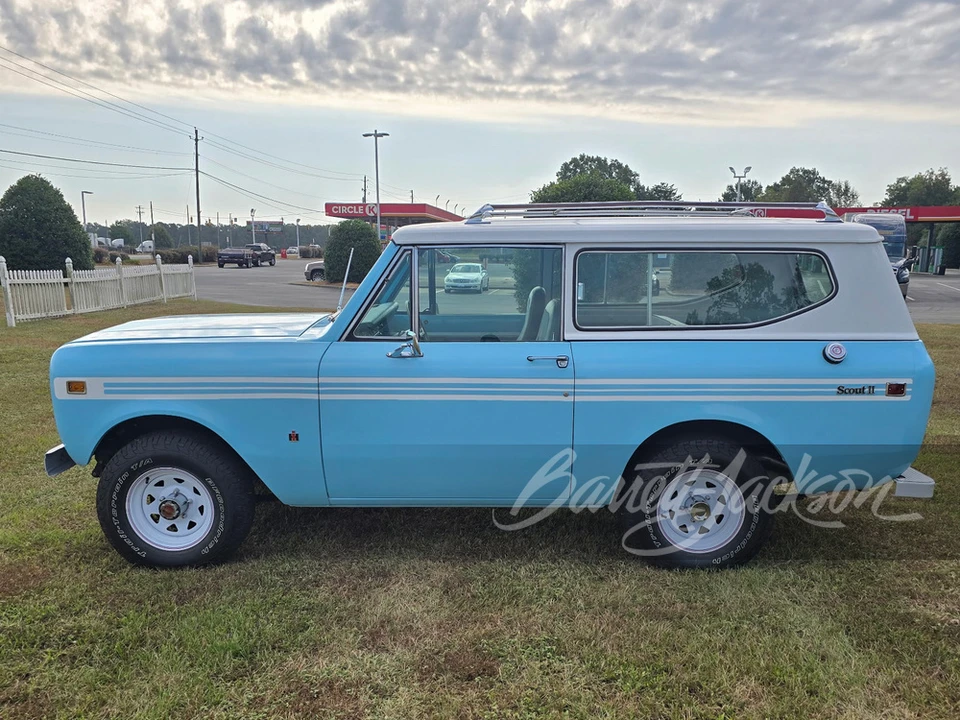 1975 International - Image 9 of 14
