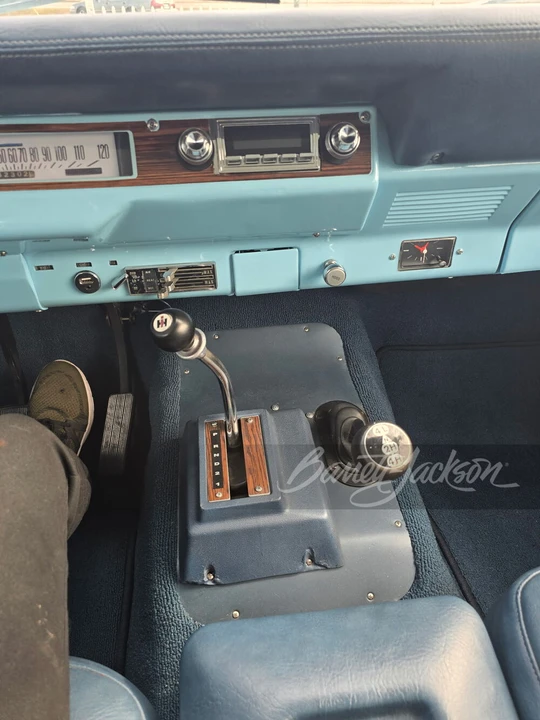 1975 International - Image 12 of 14