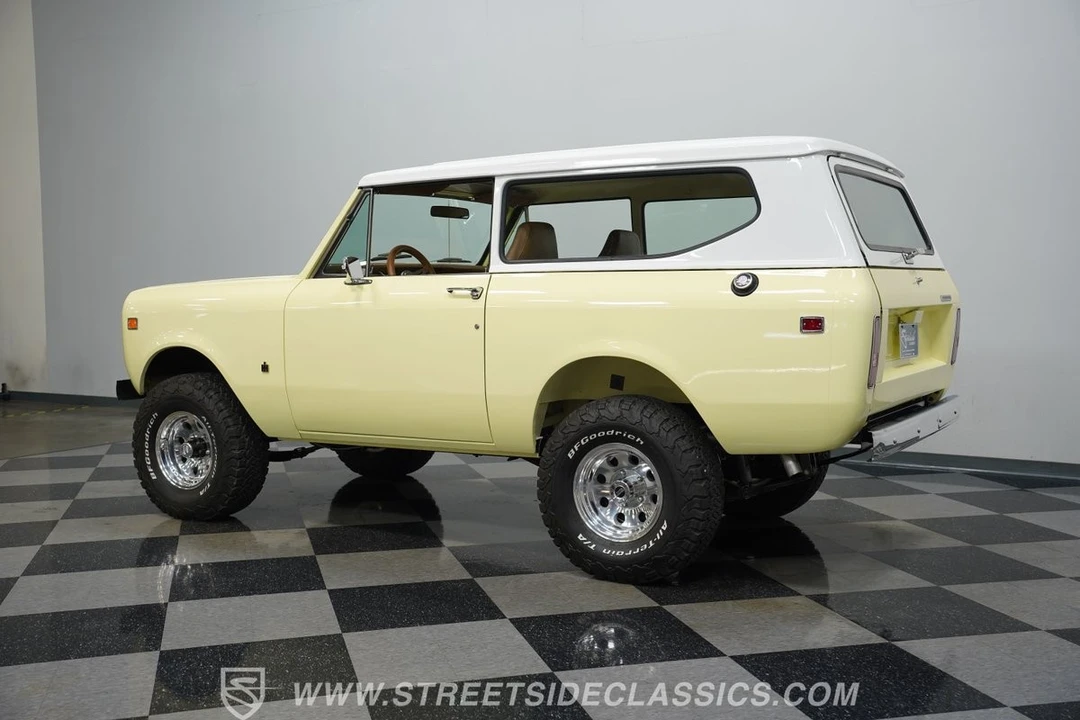 1975 International Harvester Travelall - Image 9 of 12