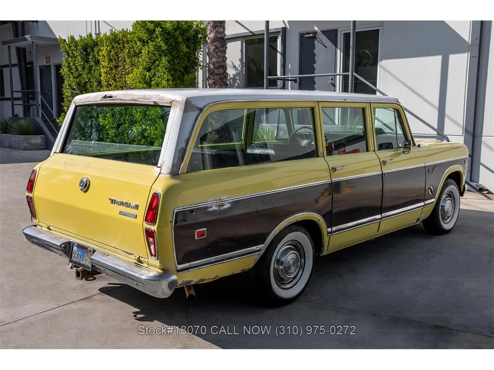 1975 International Harvester Travelall - Image 5 of 31