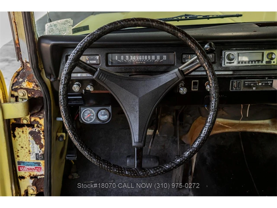 1975 International Harvester Travelall - Image 17 of 31