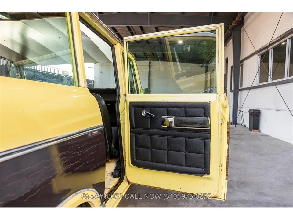 1975 International Harvester Travelall - Image 22 of 31