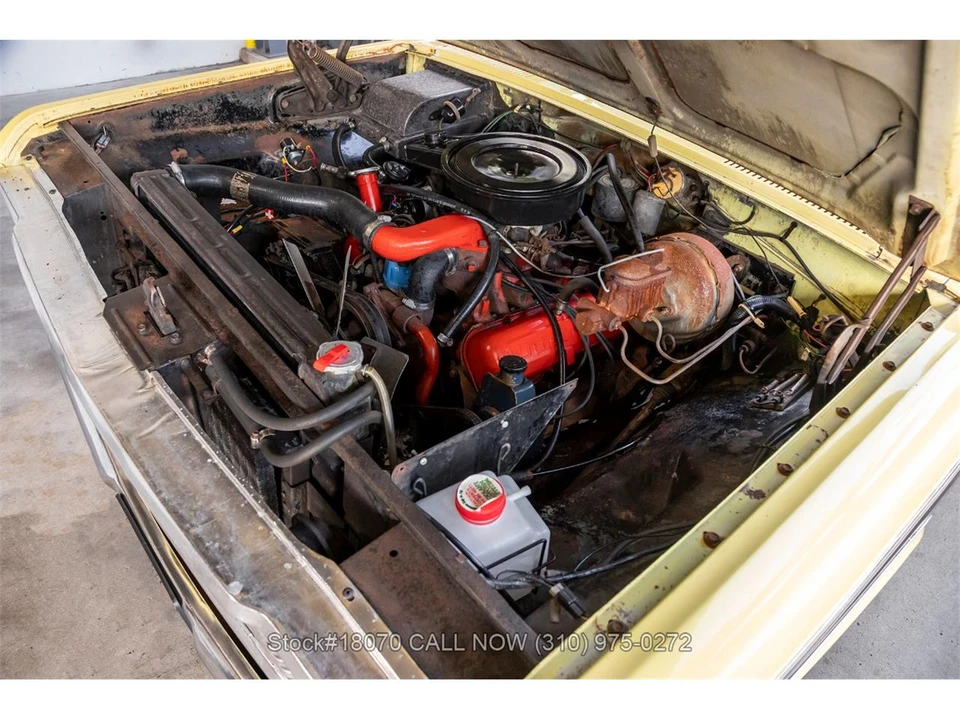 1975 International Harvester Travelall - Image 28 of 31