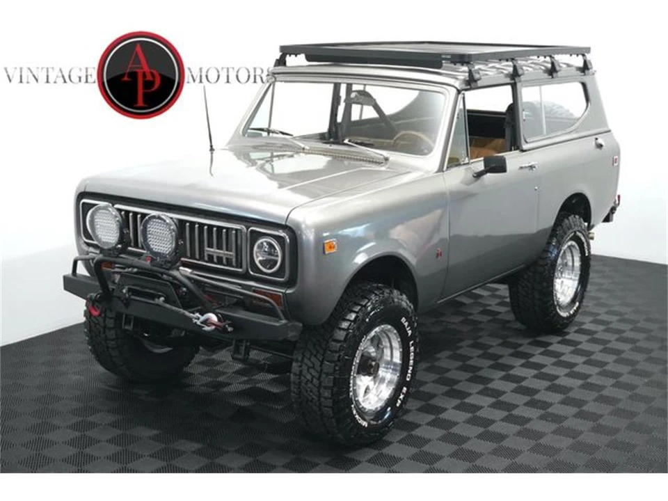 1975 International - Image 7 of 31