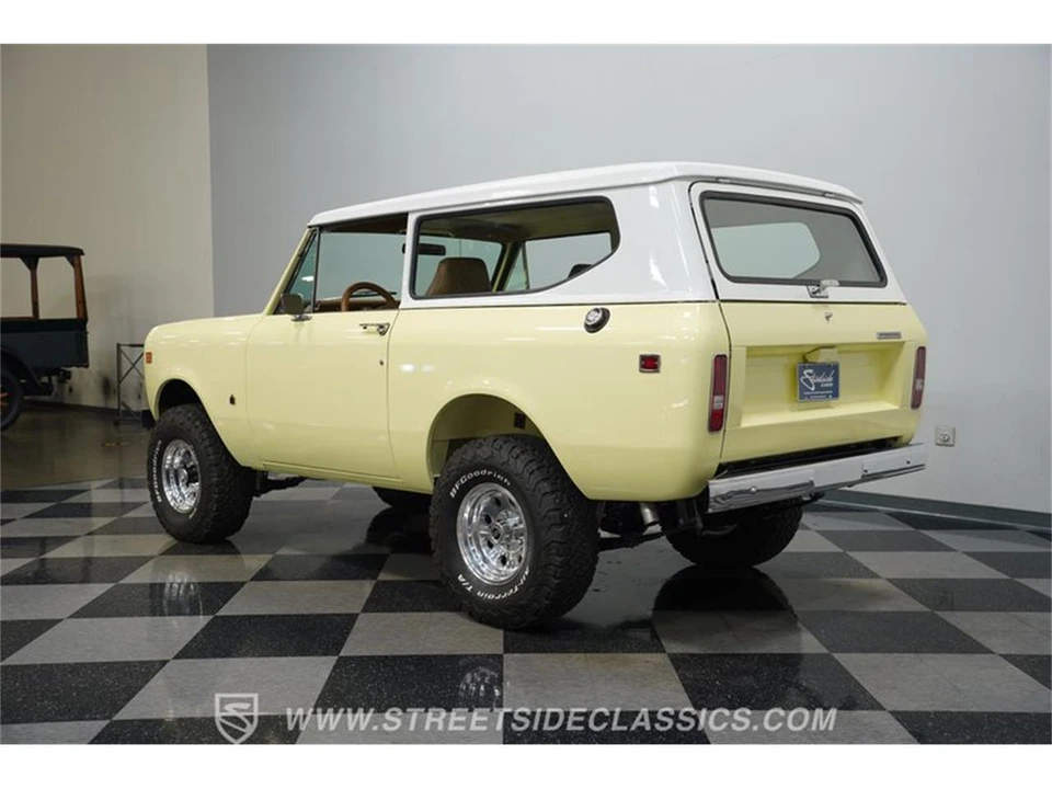 1975 International - Image 7 of 31