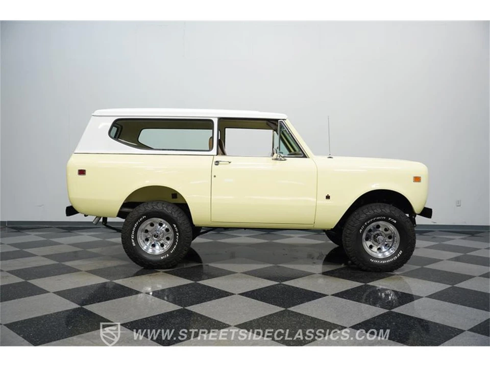 1975 International - Image 12 of 31