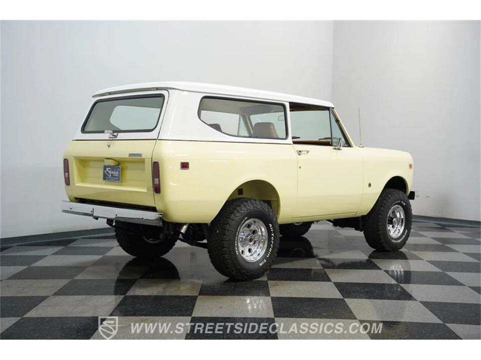 1975 International - Image 10 of 31