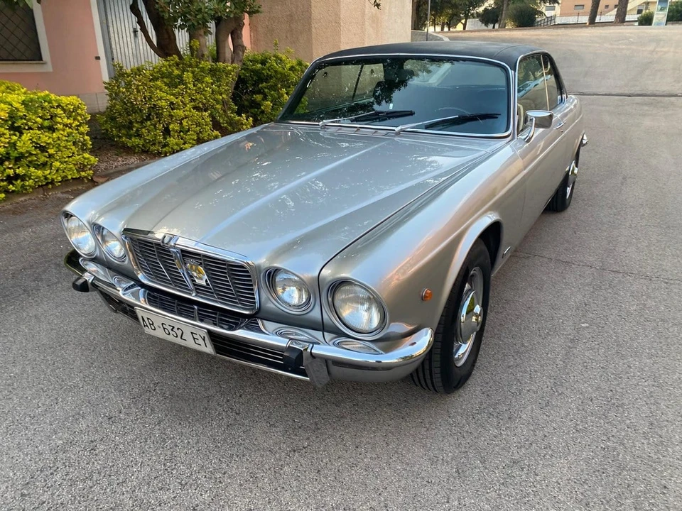 1975 Jaguar XJ Coupe - Image 2 of 30