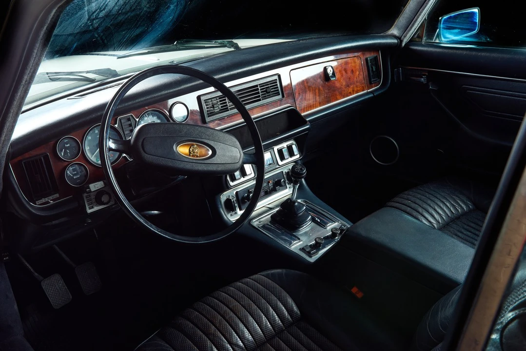 1975 Jaguar XJ Coupe - Image 11 of 30