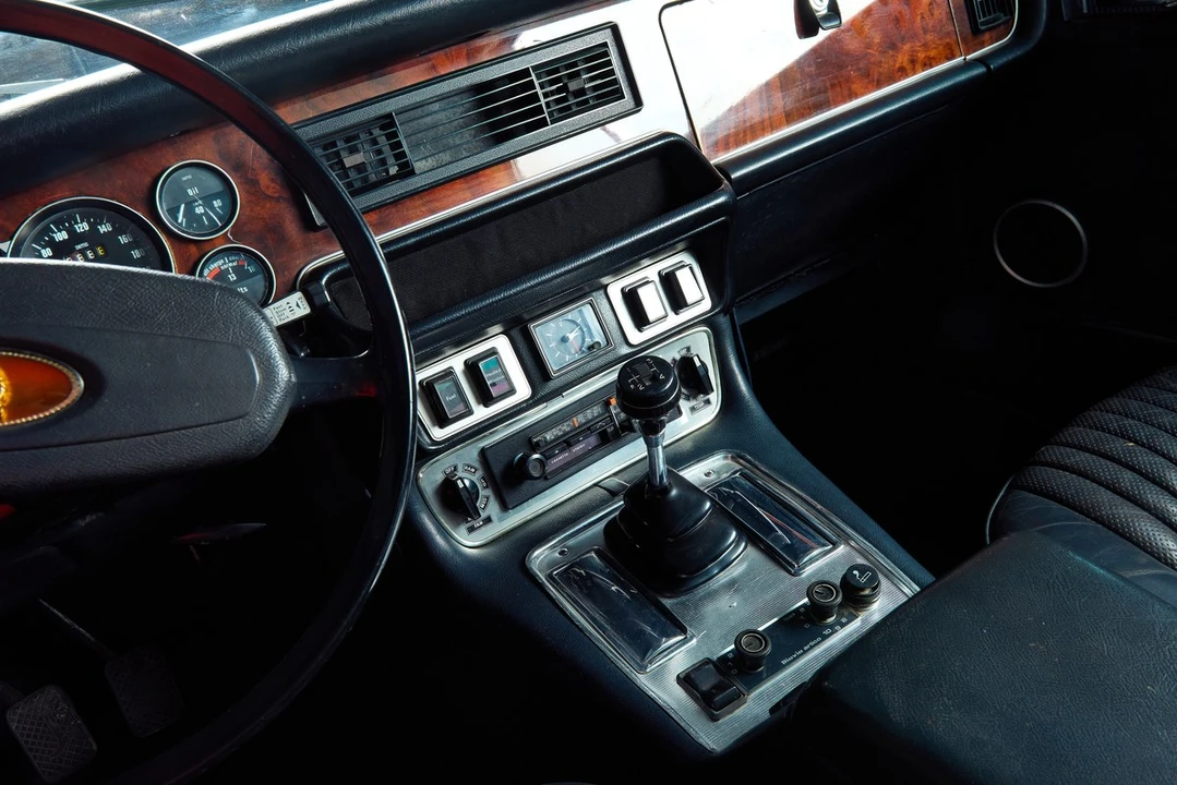 1975 Jaguar XJ Coupe - Image 16 of 30
