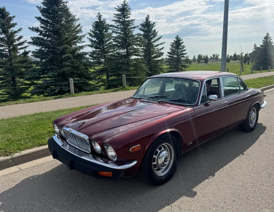 1975 Jaguar XJ Series 2 - Image 2 of 10