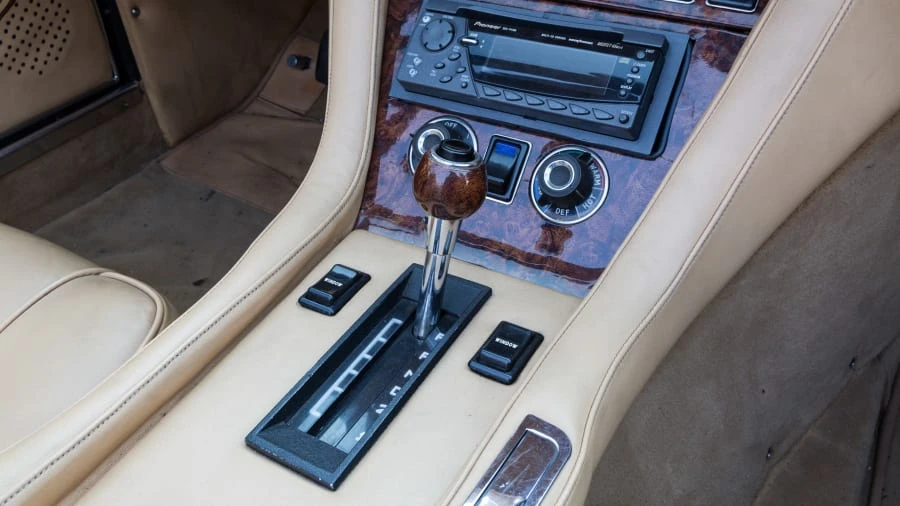 1975 Jensen Interceptor - Image 9 of 12
