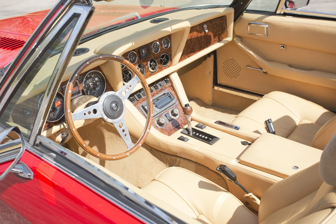1975 Jensen Interceptor - Image 21 of 29