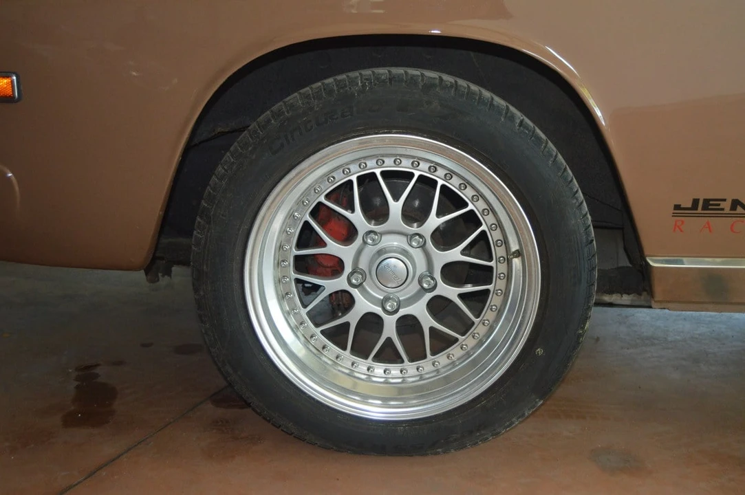 1975 Jensen Interceptor - Image 25 of 30