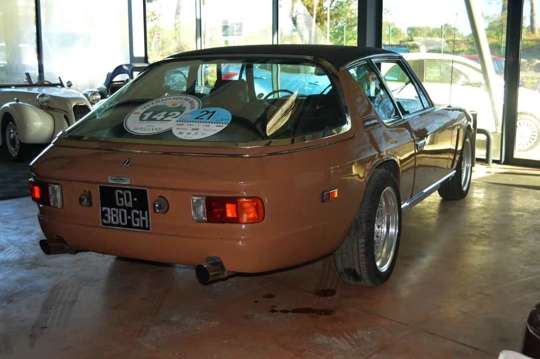 1975 Jensen Interceptor - Image 14 of 30