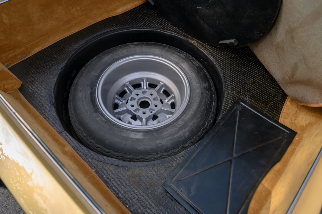 1975 Lamborghini Espada Series III - Image 5 of 31