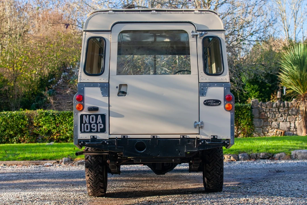 1975 Land Rover Series III 109 - Image 11 of 30
