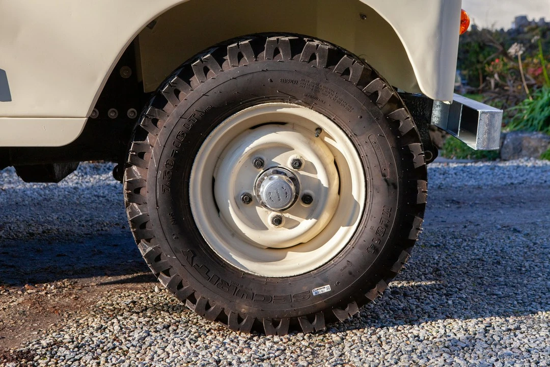 1975 Land Rover Series III 109 - Image 15 of 30