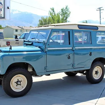 1975 Land Rover Series III 109