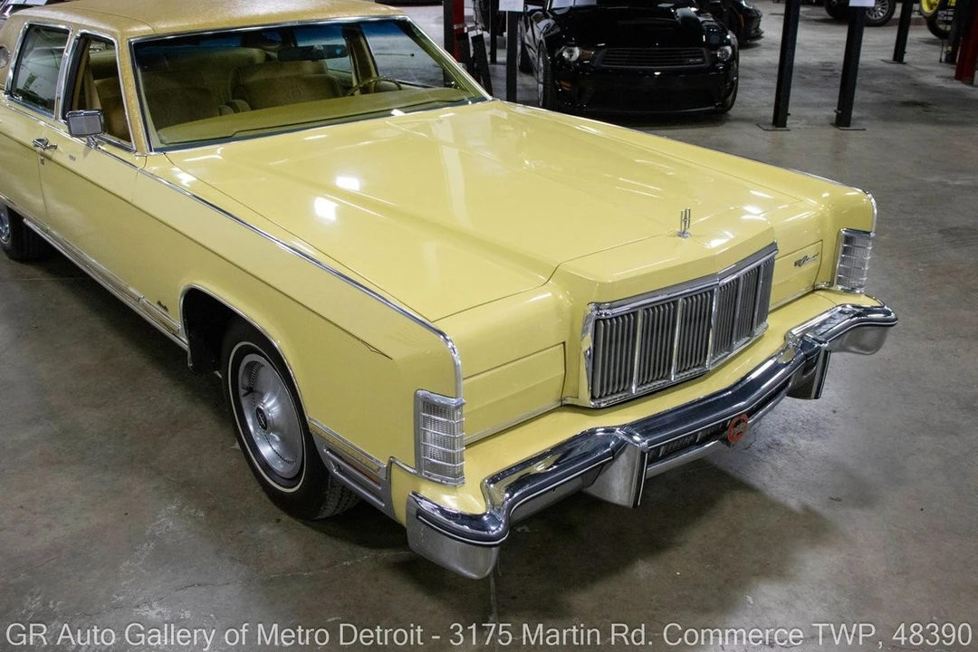 1975 Lincoln Continental 5th Gen - Image 13 of 31