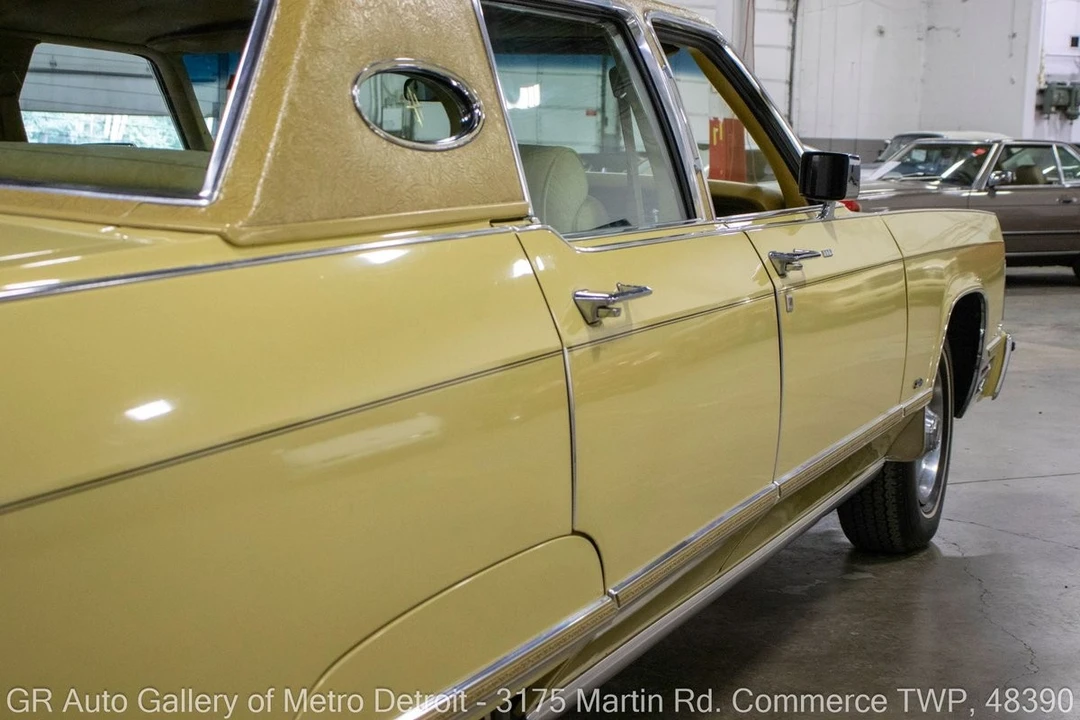 1975 Lincoln Continental 5th Gen - Image 23 of 31