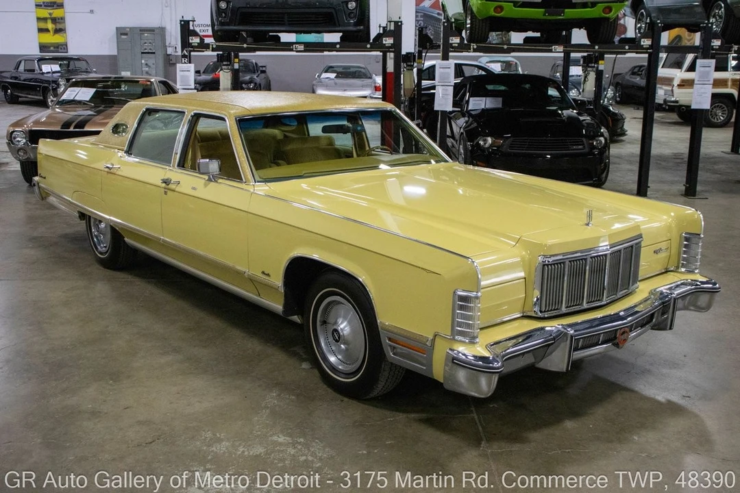 1975 Lincoln Continental 5th Gen - Image 9 of 31