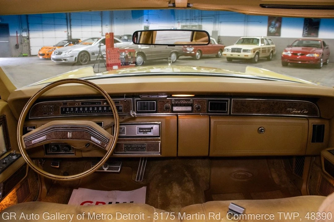 1975 Lincoln Continental 5th Gen - Image 16 of 31