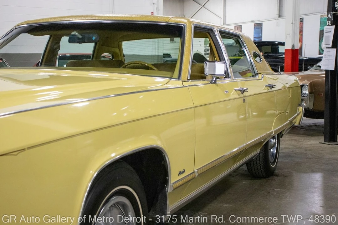 1975 Lincoln Continental 5th Gen - Image 21 of 31