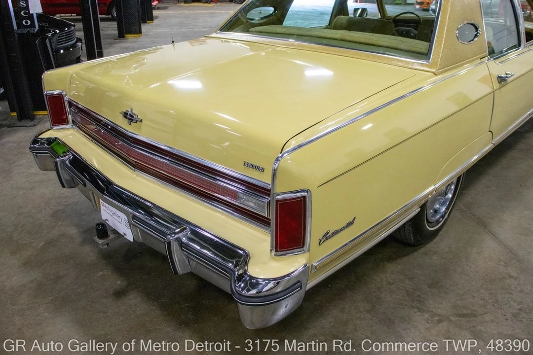 1975 Lincoln Continental 5th Gen - Image 15 of 31