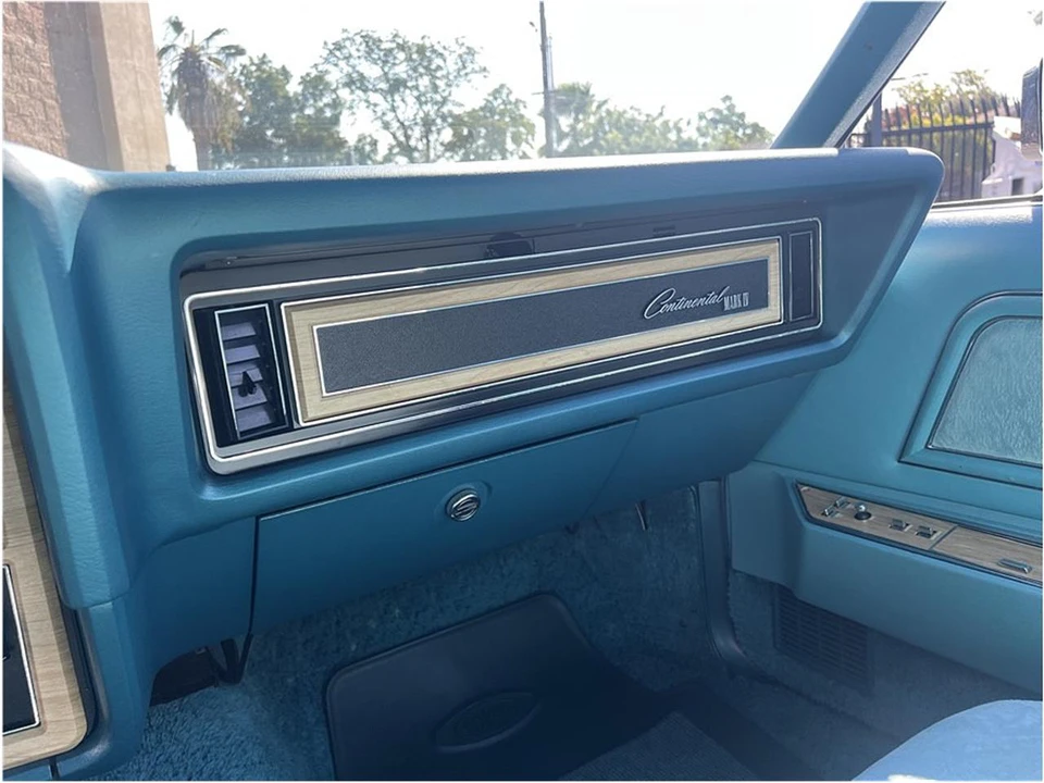 1975 Lincoln Continental 5th Gen - Image 18 of 22