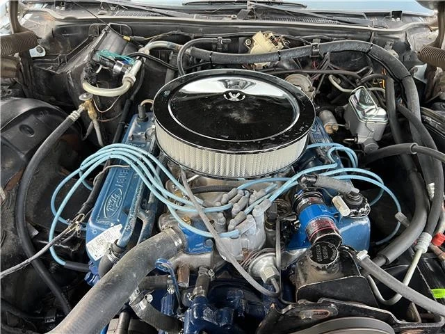1975 Lincoln Continental 5th Gen - Image 8 of 31