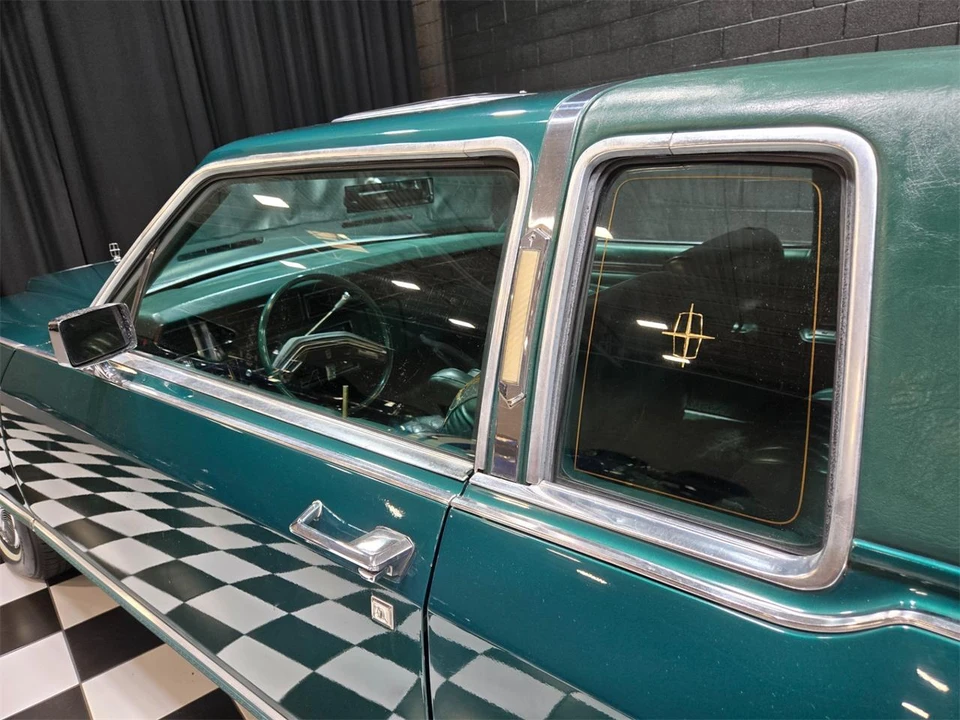 1975 Lincoln Continental 5th Gen - Image 6 of 31