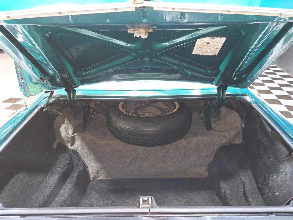 1975 Lincoln Continental 5th Gen - Image 13 of 31