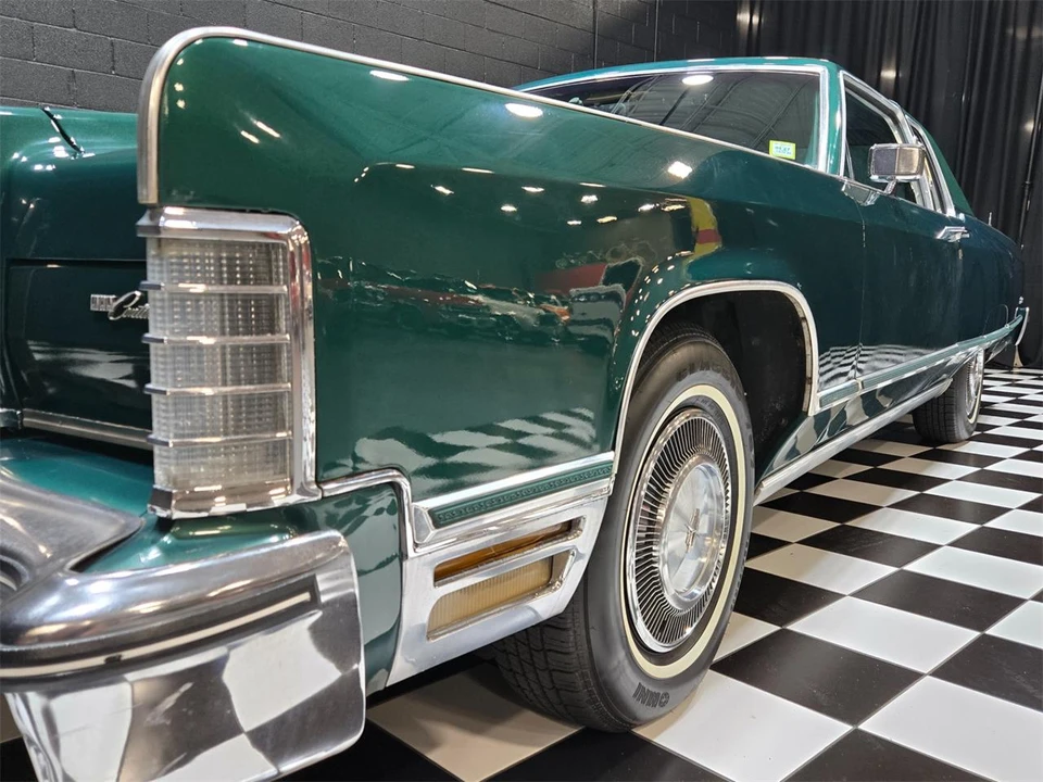 1975 Lincoln Continental 5th Gen - Image 19 of 31