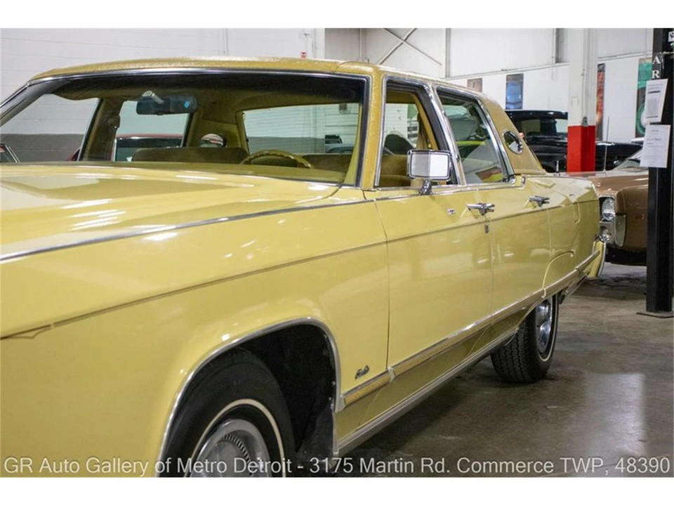 1975 Lincoln Continental 5th Gen - Image 20 of 31