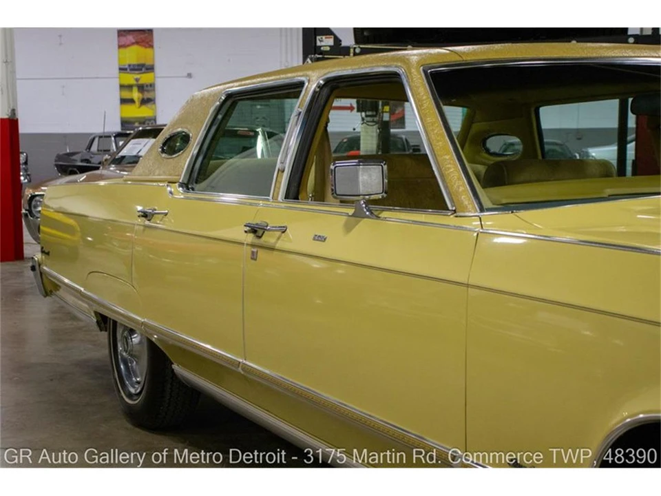 1975 Lincoln Continental 5th Gen - Image 23 of 31