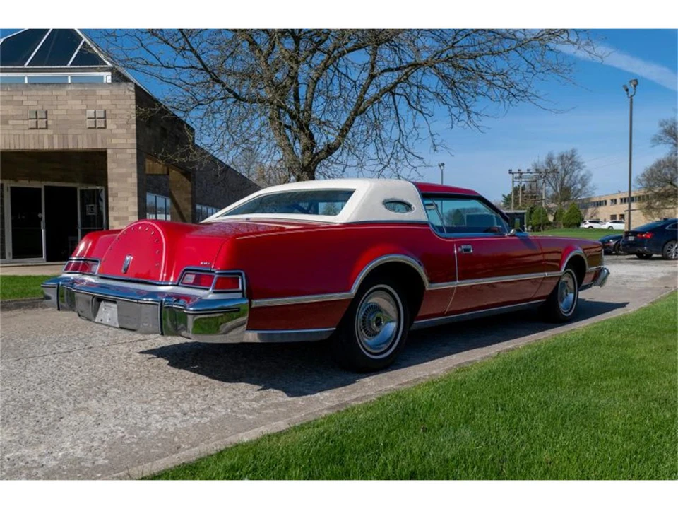 1975 Lincoln Continental 5th Gen - Image 13 of 31