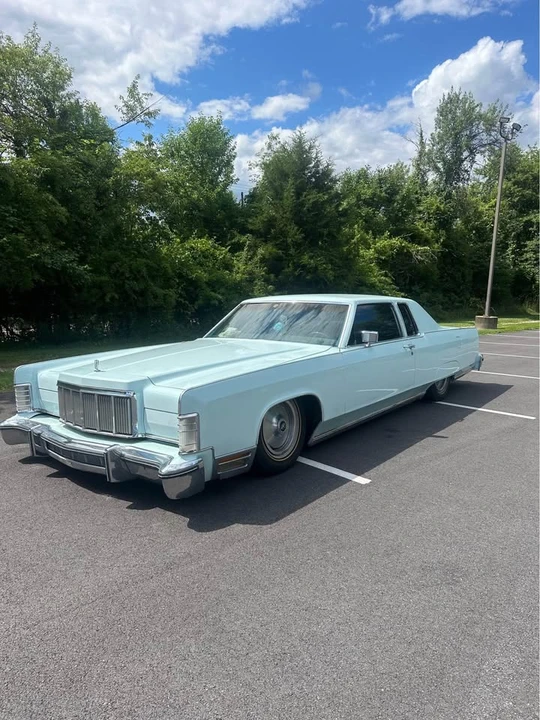 1975 Lincoln Continental 5th Gen - Image 2 of 9