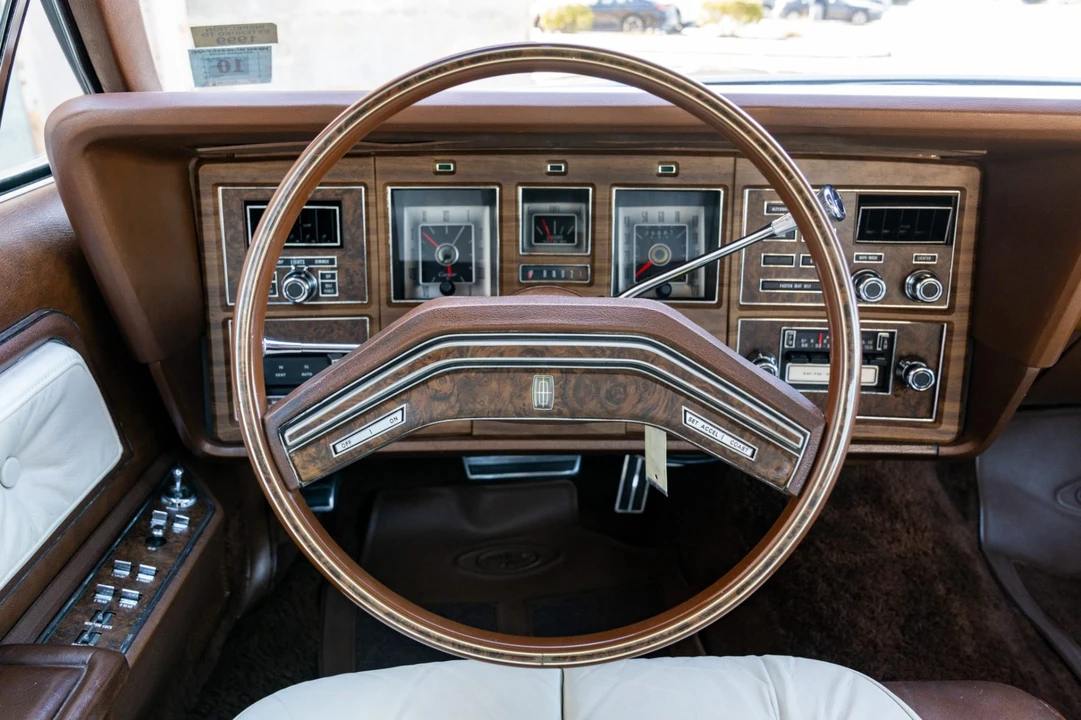 1975 Lincoln Continental Mark IV - Image 5 of 8